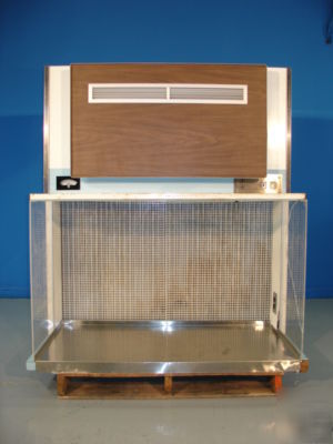 Used nuaire laminar air flow cabinet