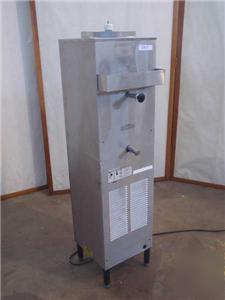 Used stoelting E257-37 frozen drink slushy machine