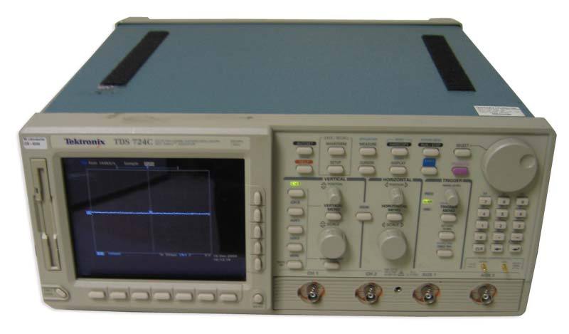 Tektronix TDS724C 500MHZ digital oscilloscope