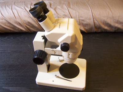Olympus SZ30 stereo zoom microscope immaculate 