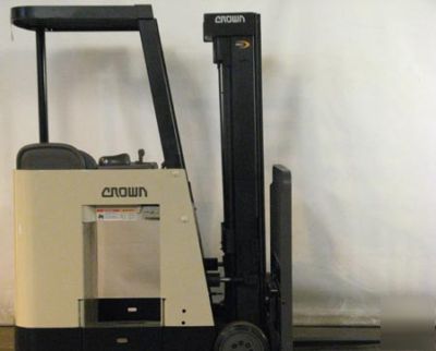 Used crown electric forklift - counterbalanced