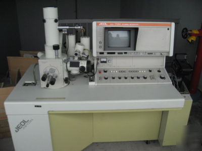 Scanning electron microscope jsm jeol T220A 