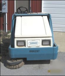 Tennant 6400 riding sweeper (excellent condition )