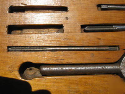 Antique pratt & whitney tap & die tool set 26 pcs rare 