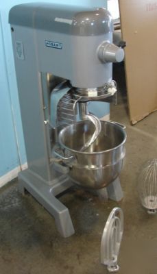 Hobart D330 30 qt mixer w/bowl guard, attachments, ec 