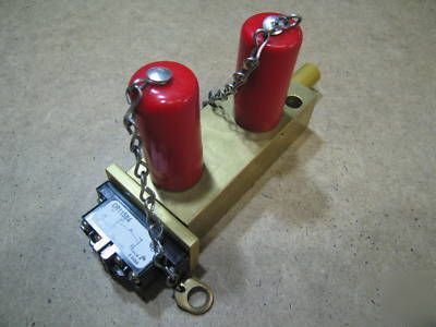 New general electric switch CR115B4 brand 