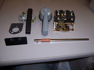 Allen-bradley rod operated disconnect switches