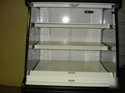 Structural concept lighted refrigerated display case