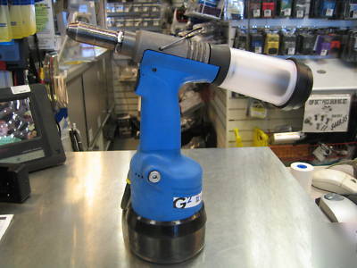 Avdel G2 pneumatic pop rivet gun riviter