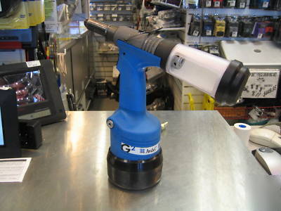 Avdel G2 pneumatic pop rivet gun riviter