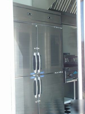 2010 barbeque concession trailer / mobile kitchen 