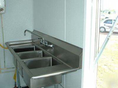 2010 barbeque concession trailer / mobile kitchen 