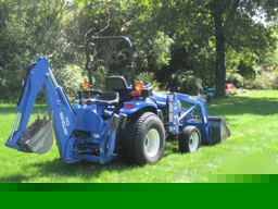 New holland TC33D 4WD hydrostatic loader backhoe mint 