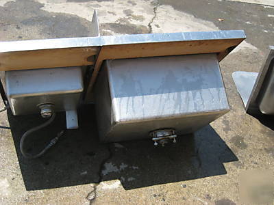 Hand sink and wash sink combo