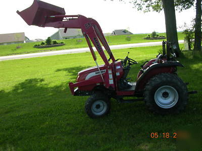 Mahindra 3510 w/loader & 4WD