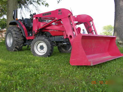 Mahindra 3510 w/loader & 4WD