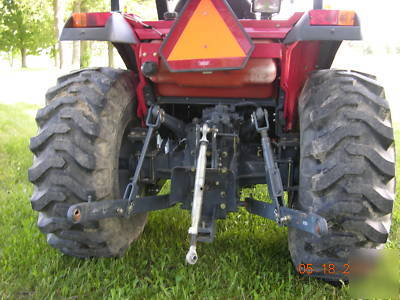 Mahindra 3510 w/loader & 4WD