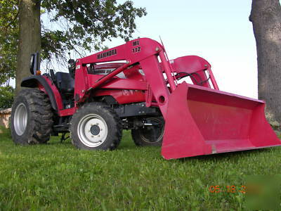 Mahindra 3510 w/loader & 4WD