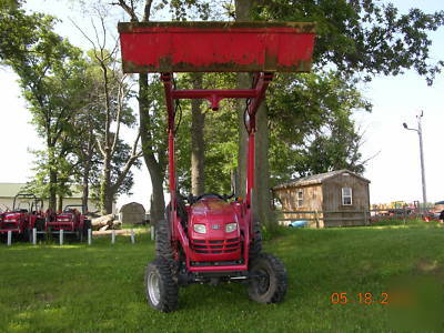 Mahindra 3510 w/loader & 4WD