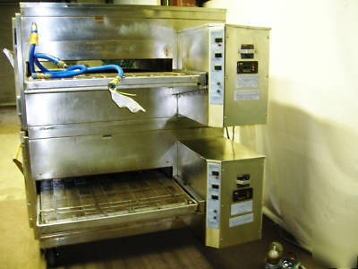 Lincoln impinger gas convection conveyor oven for pizza
