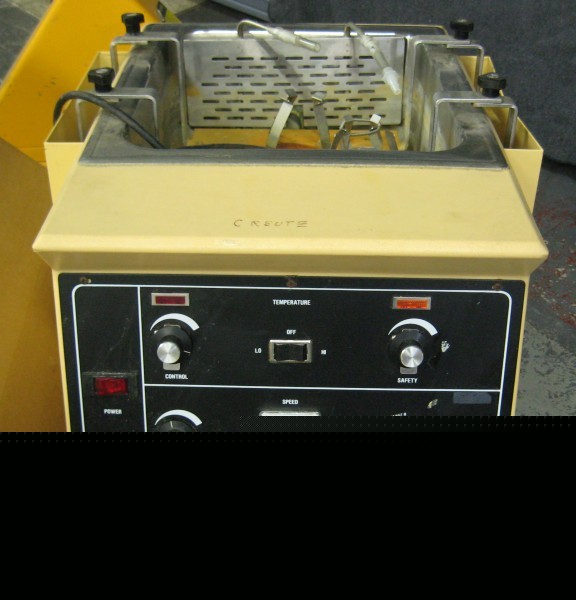 Lab-line model 3540 orbit shaker heated orbital shaking