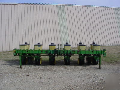 John deere 6 row planter , 7000 3PT mounted, notill