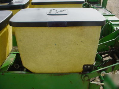 John deere 6 row planter , 7000 3PT mounted, notill