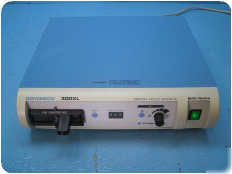 Smith & nephew dyonics 300XL xenon light source