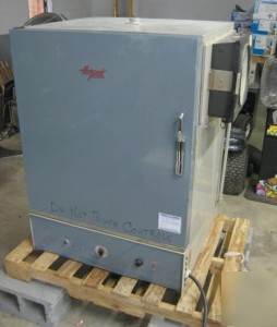 Hotpack #605 lab oven 35-250* & partlow rft thermometer