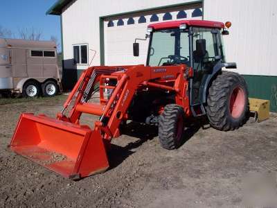 2005 kubota tractor L5030 with loader