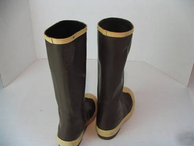 Industrial servus neoprene steel toe boots sz 8 
