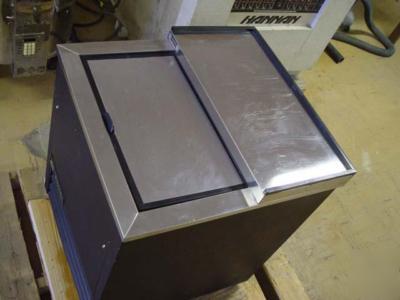 True t-24-gc glass and plate chiller/froster