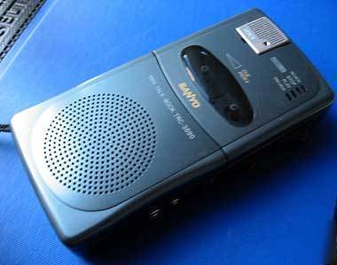 Sanyo mini cassette voice recorder dictaphone walkman