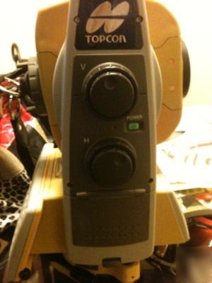 Topcon gpt-9005A 3000M total station(great condition)