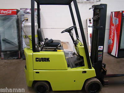 Clark C500-25 two stage 2500LB lp forklift lift truck