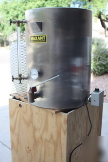 Maxant honey bottling and storage tank