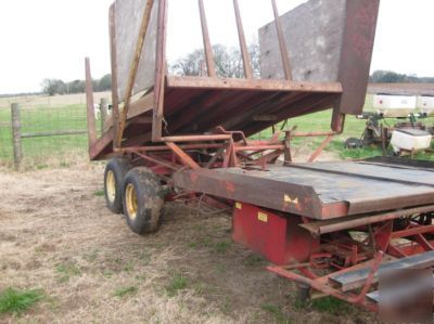 New holland 1032 pull-type hay wagon