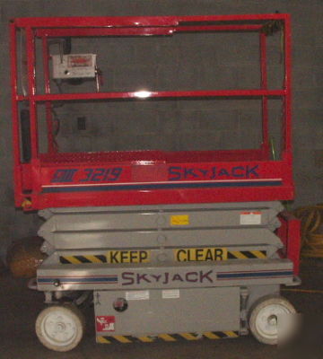 Skyjack scissor lift w/trailer - ready to work