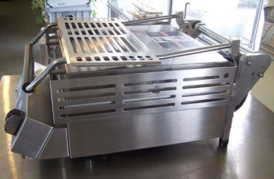 Star electric table top shell toaster grill GR138TB