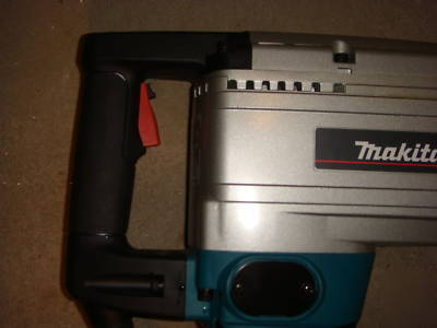 Makita HM1304B 35LB. demoliton hammer breaker