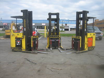 Hyster forklift 2000 deepreach truck ,3000# 251