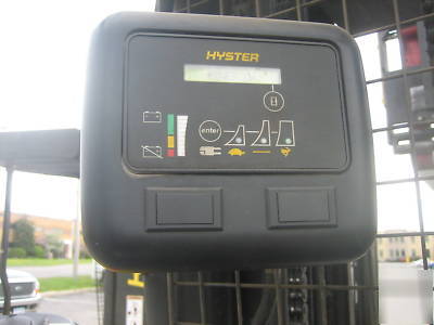 Hyster forklift 2000 deepreach truck ,3000# 251