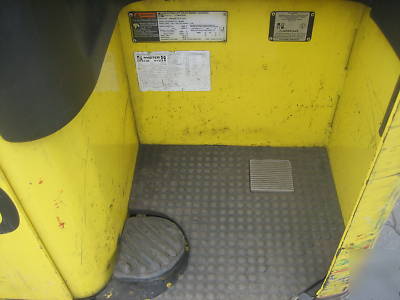 Hyster forklift 2000 deepreach truck ,3000# 251