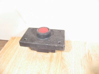 Nos push-button mom. switch (rees #02221-002) 