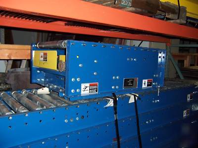 Versa brand lineshaft driven live roller conveyor 