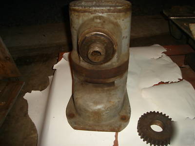 Cincinnati #2 vertical milling machine attachment