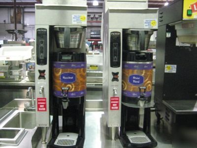 Fetco extractor cbs-2041E coffee brewer with dispenser
