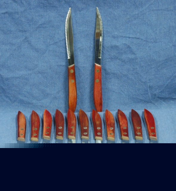 New set of 12 delco fleetwood steak knives cutlery 