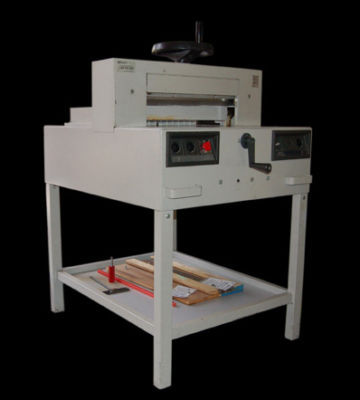 Triump 4810 semi-automatic paper cutter
