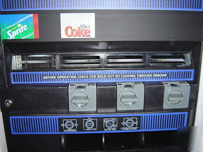 Edina vending machine & money changer bottles cans used